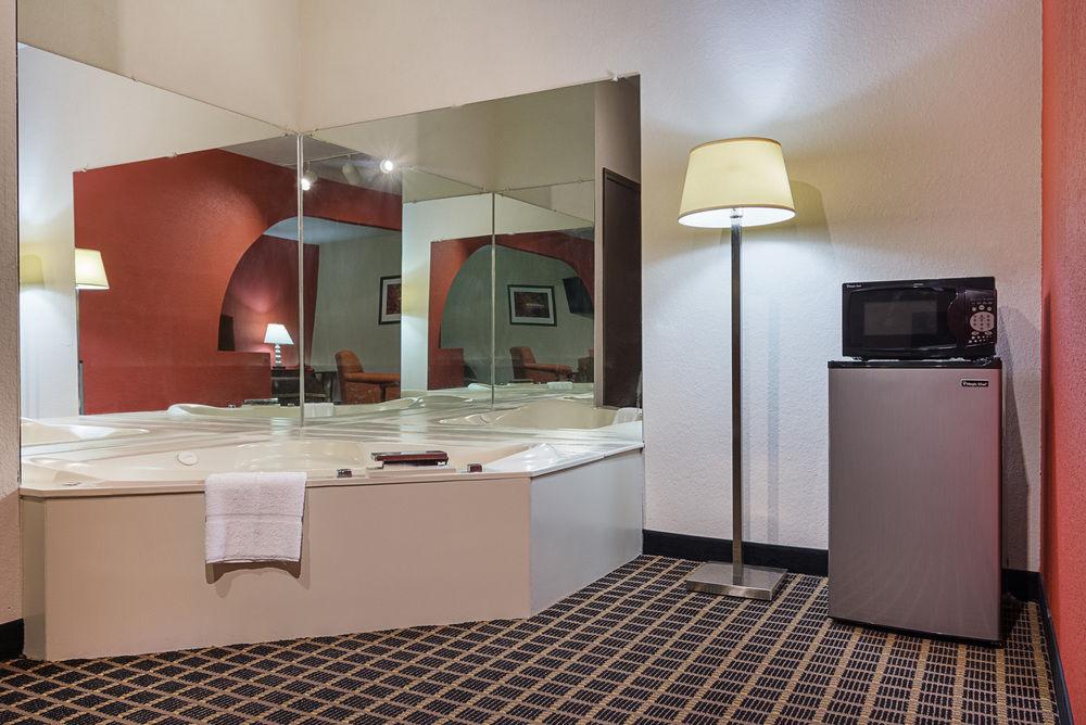 Quality Inn Commerce At I-85 Eksteriør billede