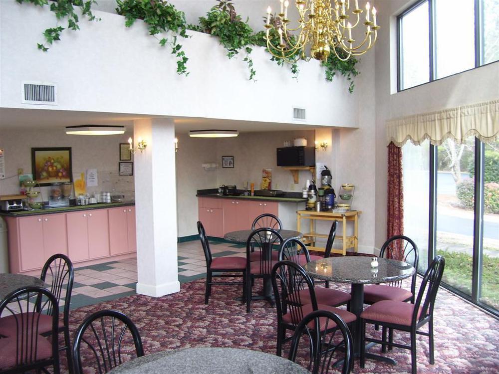 Quality Inn Commerce At I-85 Restaurant billede